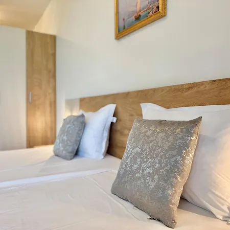 Sea View Allure With Balcony Apartament *