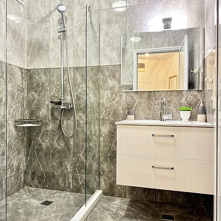 Lägenhet Sea View Allure With Balcony