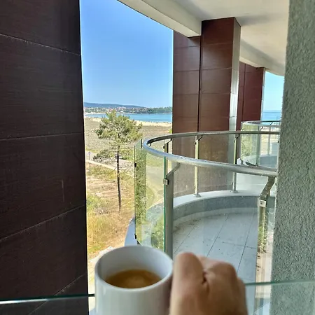 Sea View Allure With Balcony Daire Primorsko