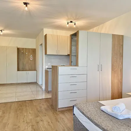 Daire Sea View Allure With Balcony